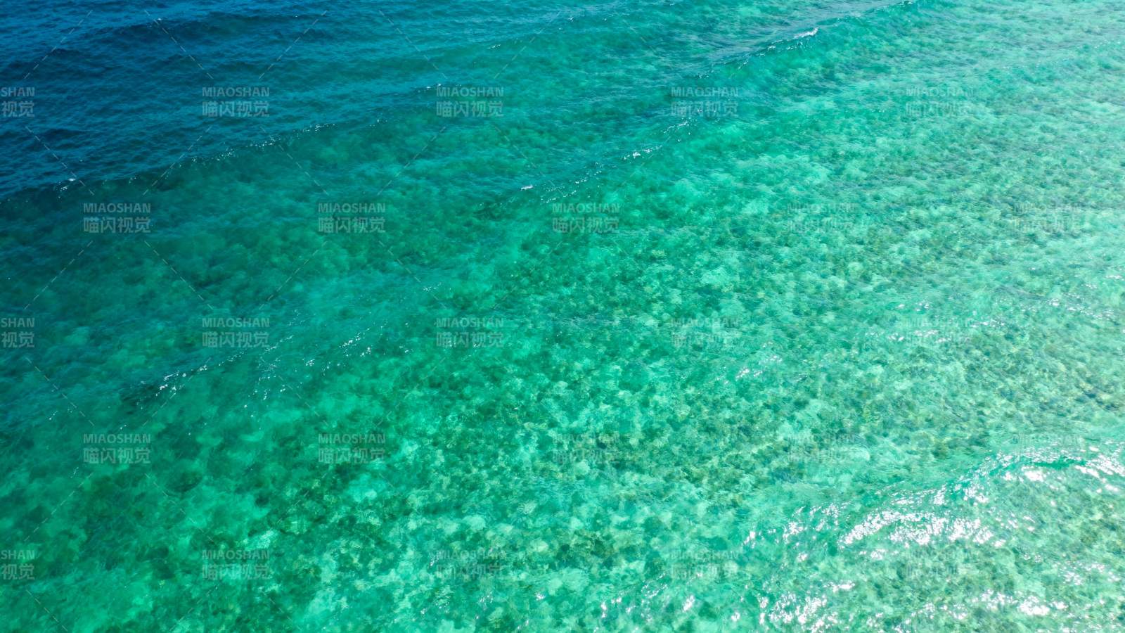 碧海蓝天 清澈见底图片