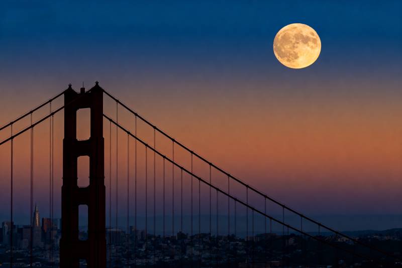 金门大桥月升图片