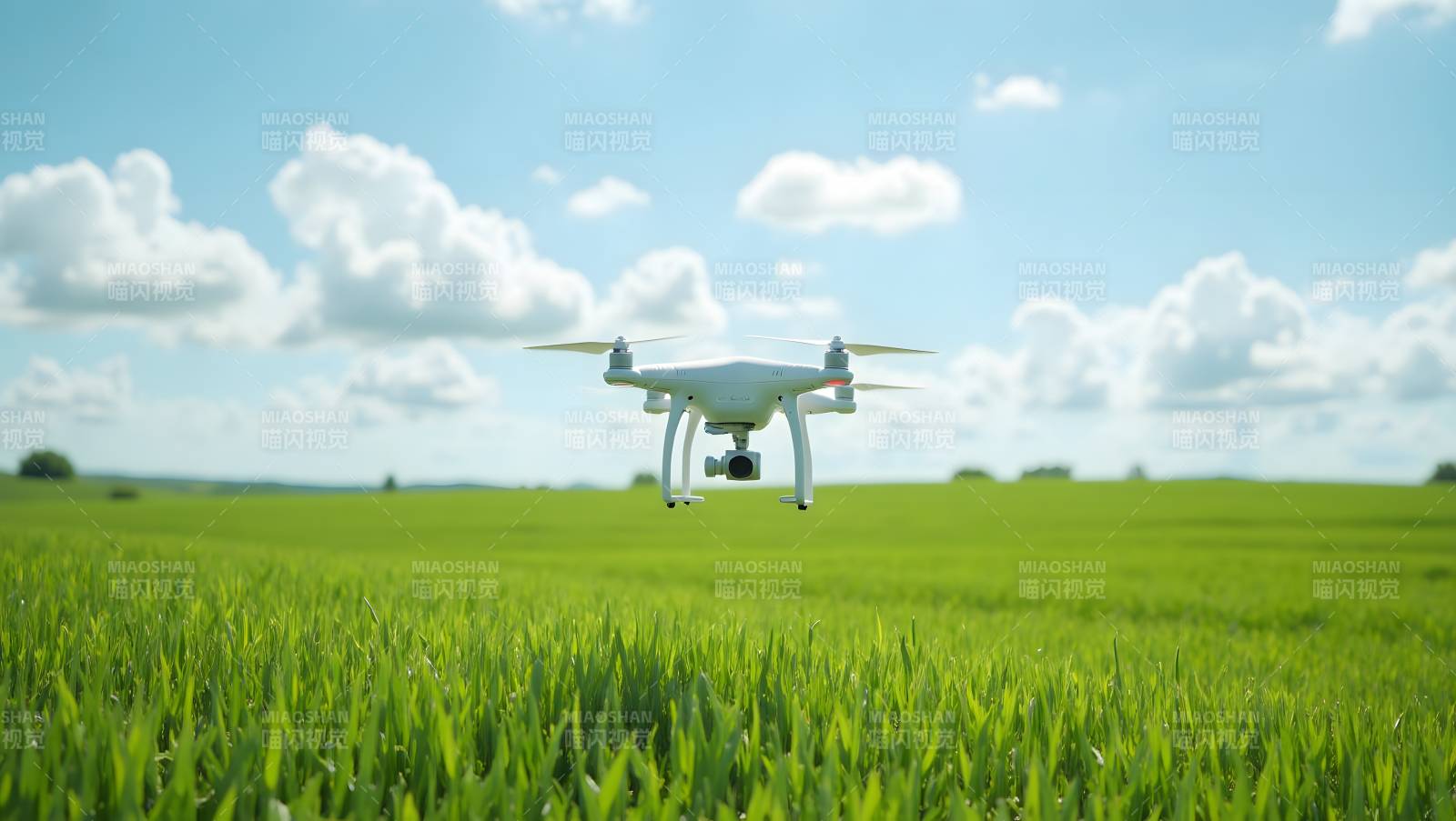 无人机飞越绿野图片