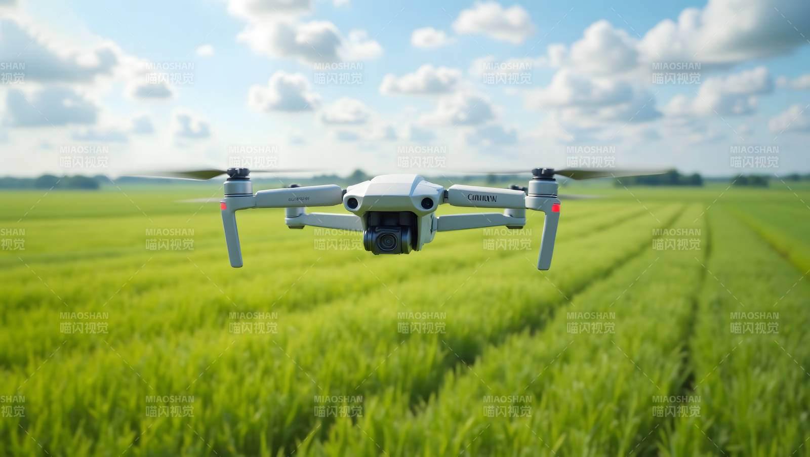 无人机飞越绿野图片