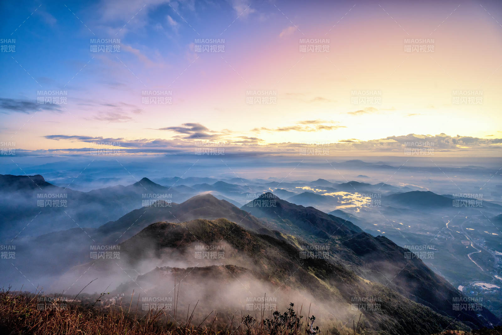 云海日出山峦图片