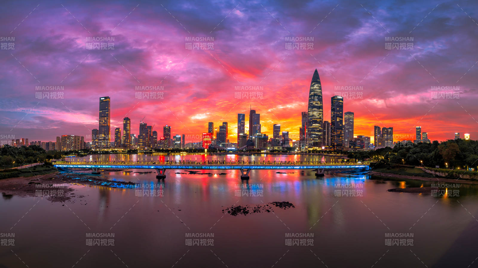 城市夜景璀璨图片