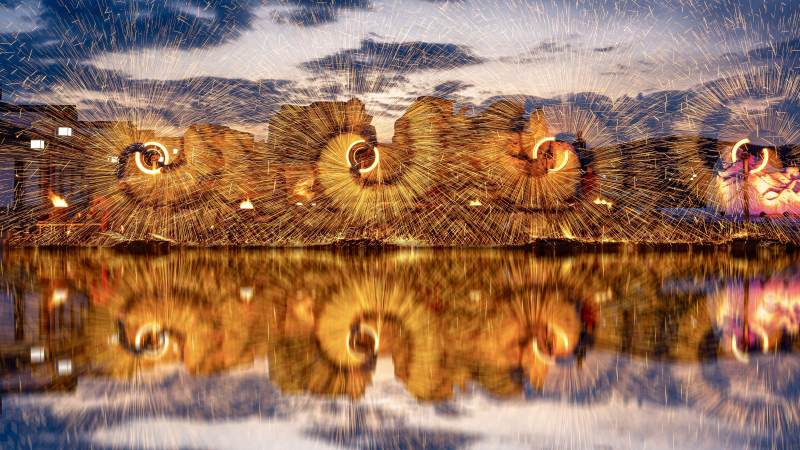 螺旋光影倒影图片